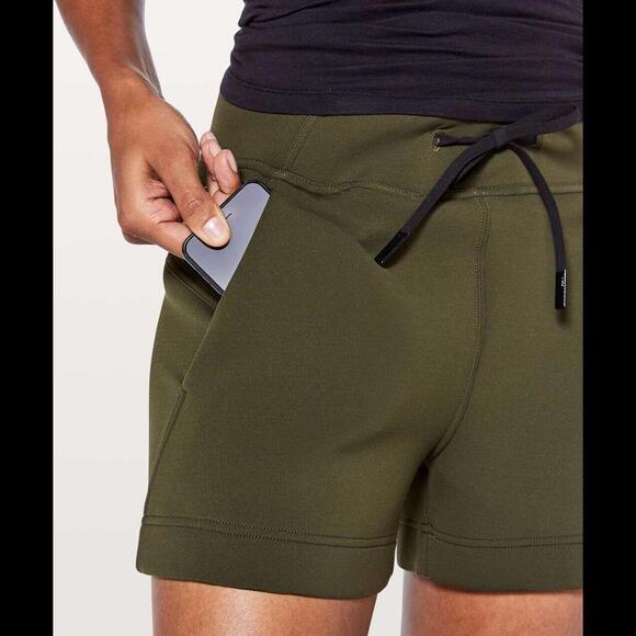 Lululemon Shorts Women Size 4 In-Form Luxtreme Four Way‎ Stretch Drawstring - Picture 2 of 8